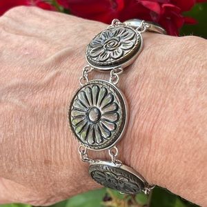 Dallas Prince Sterling carved MOP bracelet 7.5”